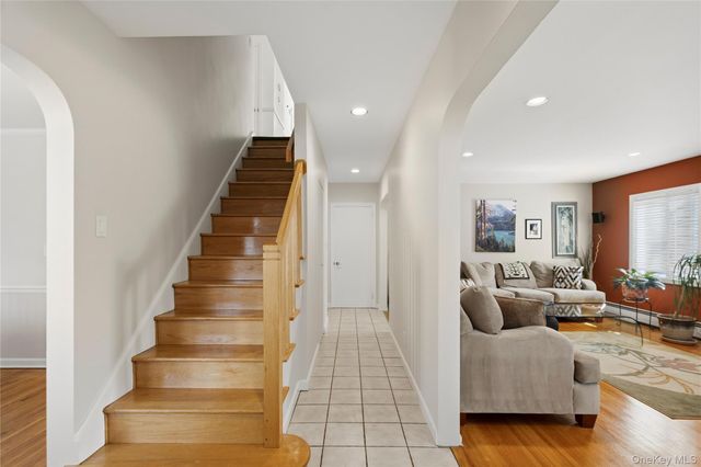 2 Amherst Place, Massapequa, NY 11758