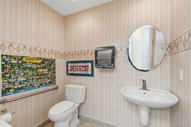2 Amherst Place, Massapequa, NY 11758