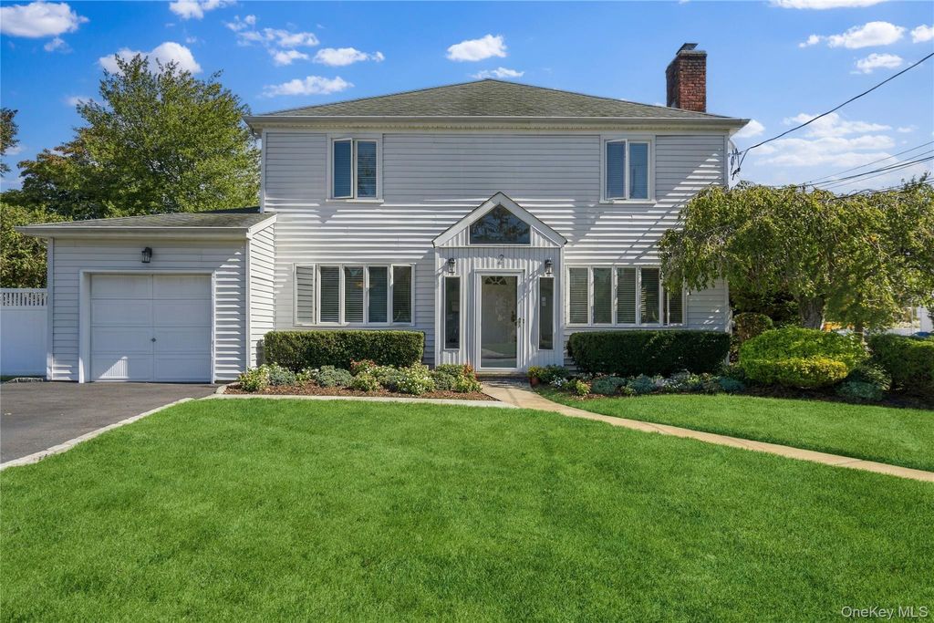 2 Amherst Place, Massapequa, NY 11758 — exterior