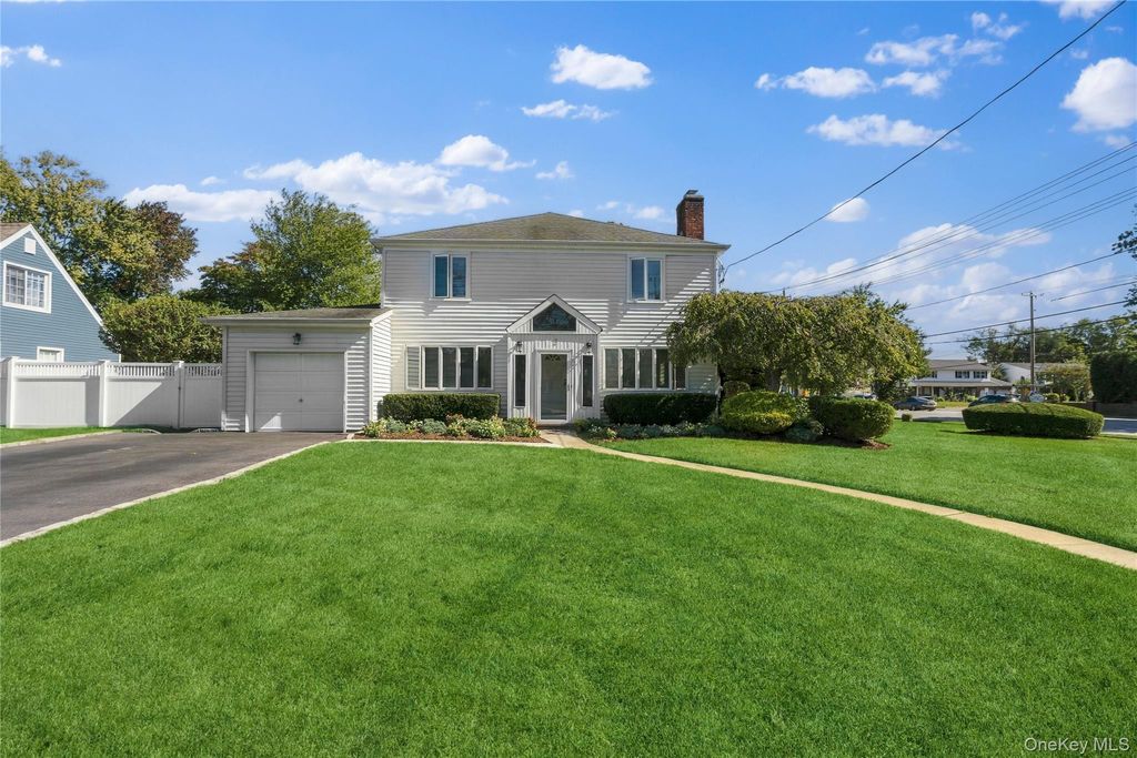 2 Amherst Place, Massapequa, NY 11758 — photo 2