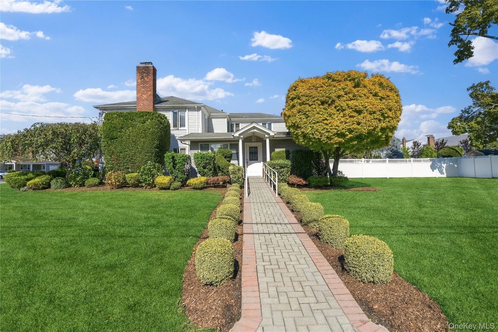 2 Amherst Place, Massapequa, NY 11758 — photo 5