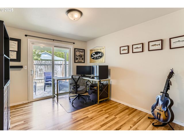 319 Ne HYDE Cir, Hillsboro, OR 97124