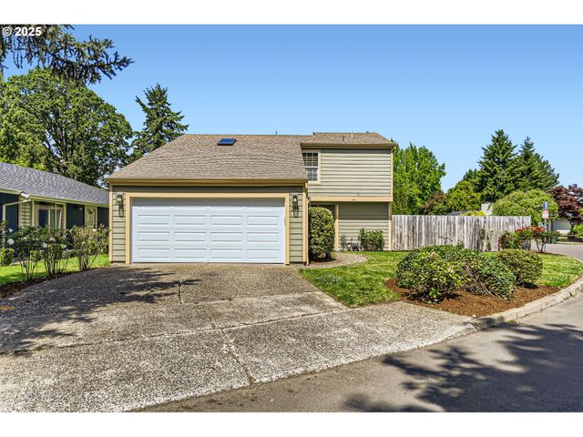 319 Ne HYDE Cir, Hillsboro, OR 97124