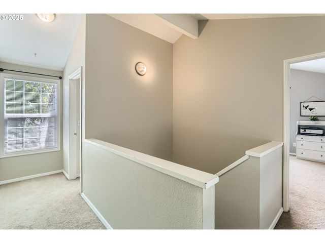 319 Ne HYDE Cir, Hillsboro, OR 97124