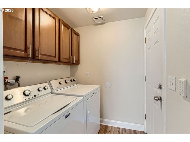 319 Ne HYDE Cir, Hillsboro, OR 97124