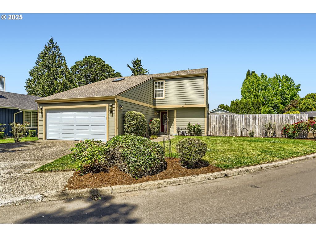 319 Ne HYDE Cir, Hillsboro, OR 97124