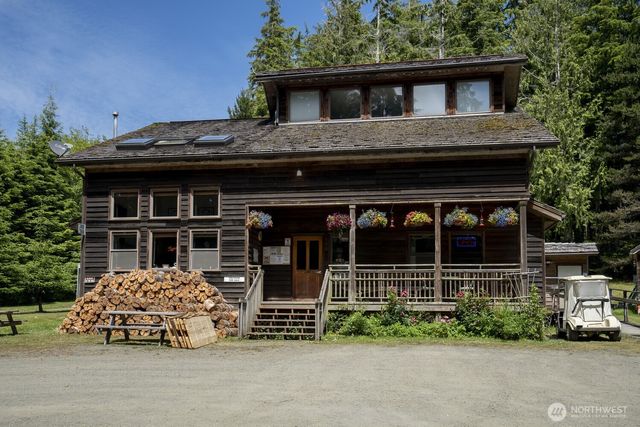 20860 Hoko-Ozette Rd, Clallam Bay, WA 98326