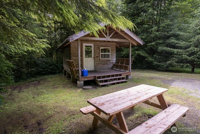 20860 Hoko-Ozette Rd, Clallam Bay, WA 98326