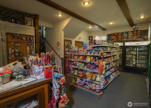 20860 Hoko-Ozette Rd, Clallam Bay, WA 98326