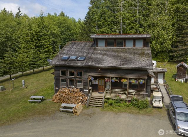 20860 Hoko-Ozette Rd, Clallam Bay, WA 98326