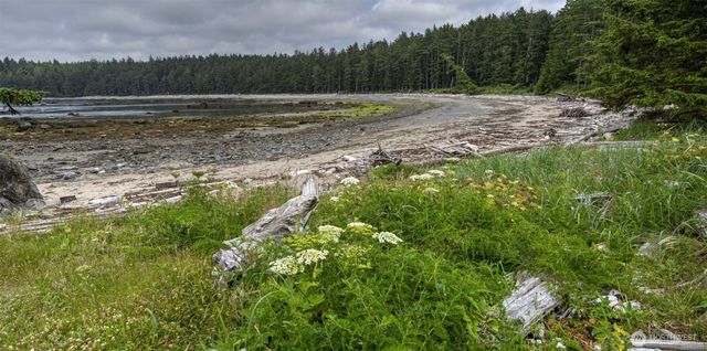 20860 Hoko-Ozette Rd, Clallam Bay, WA 98326