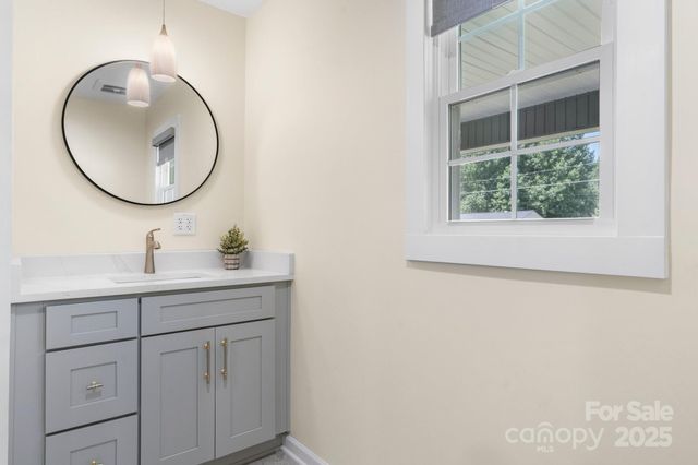191 Harmony Grove Road, Nebo, NC 28761