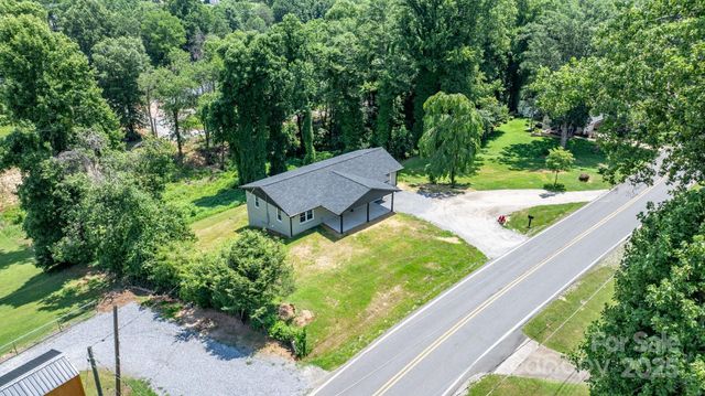 191 Harmony Grove Road, Nebo, NC 28761
