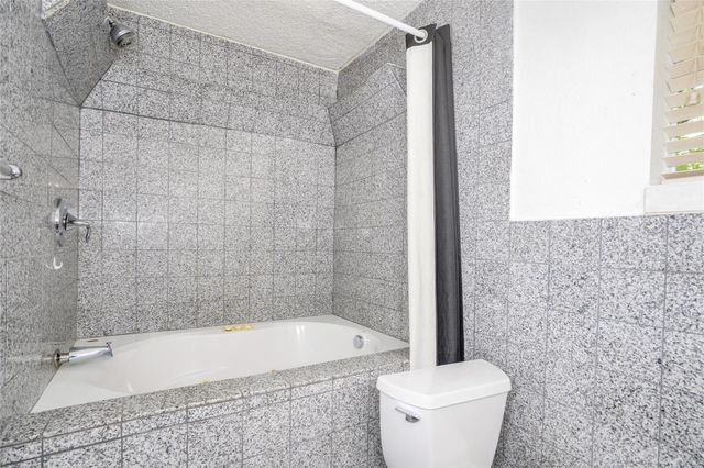 16900 Wellborne Road, Pearland, TX 77584