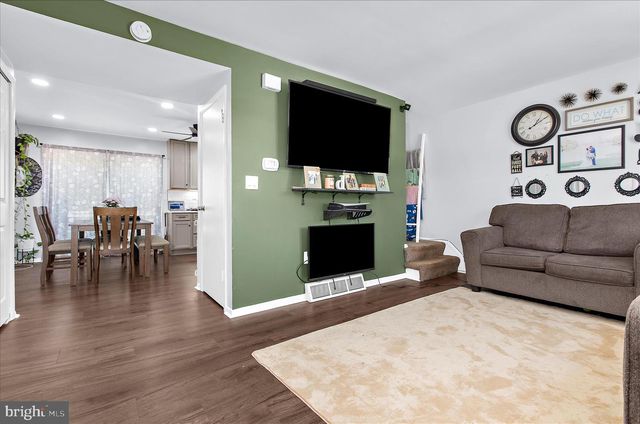 458 LOGAN DR, Westminster, MD 21157