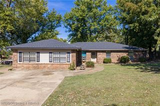 2915 N Mountain Grove Road, Alma, AR 72921