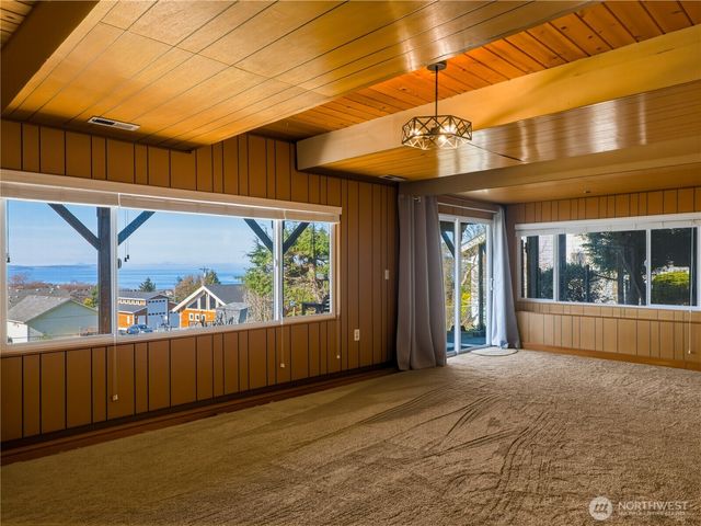 704 Flintstone Drive, Camano Island, WA 98282