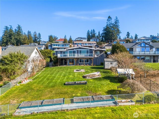 704 Flintstone Drive, Camano Island, WA 98282
