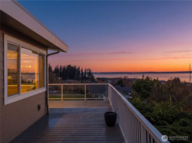 704 Flintstone Drive, Camano Island, WA 98282