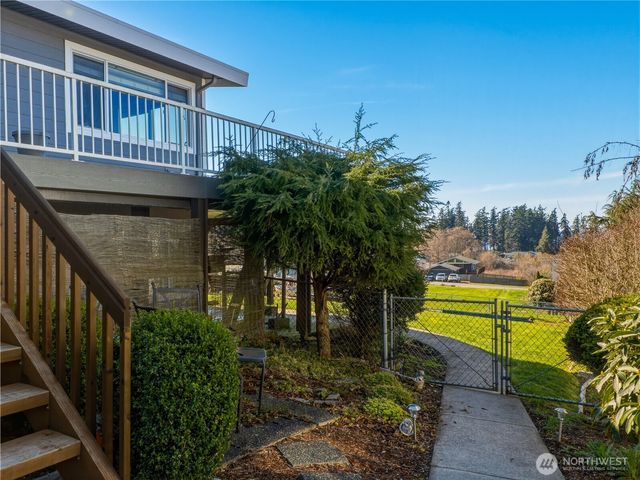 704 Flintstone Drive, Camano Island, WA 98282