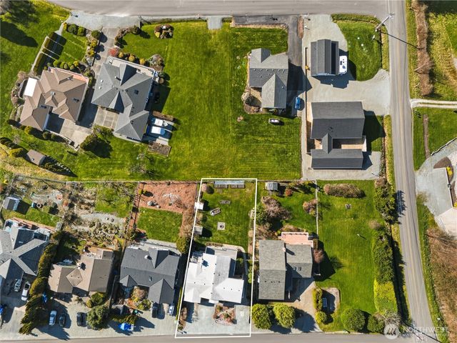 704 Flintstone Drive, Camano Island, WA 98282