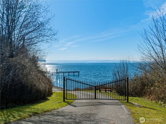 704 Flintstone Drive, Camano Island, WA 98282