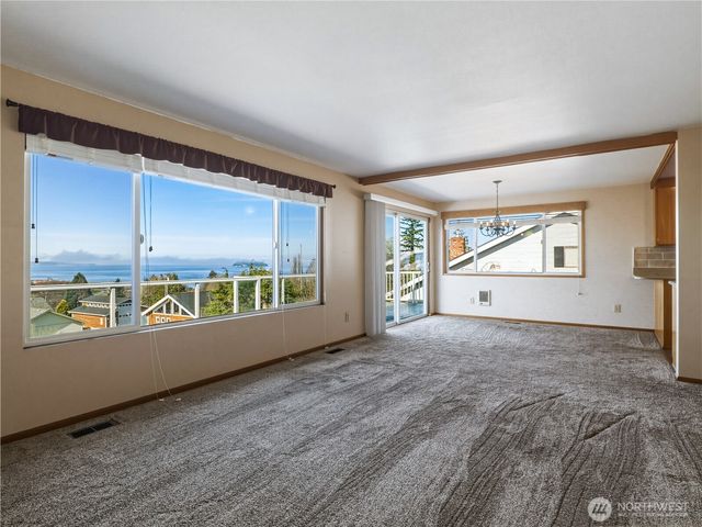 704 Flintstone Drive, Camano Island, WA 98282