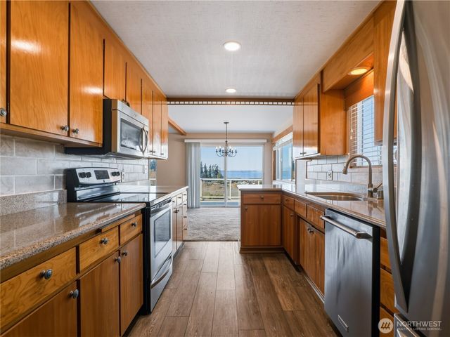 704 Flintstone Drive, Camano Island, WA 98282