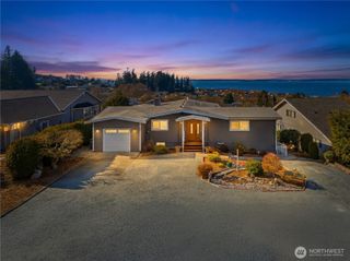704 Flintstone Drive, Camano Island, WA 98282