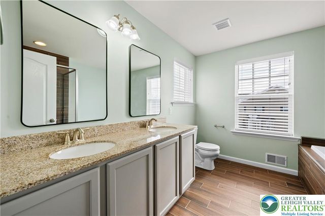 334 Redclover Lane, Upper Macungie Twp, PA 18104