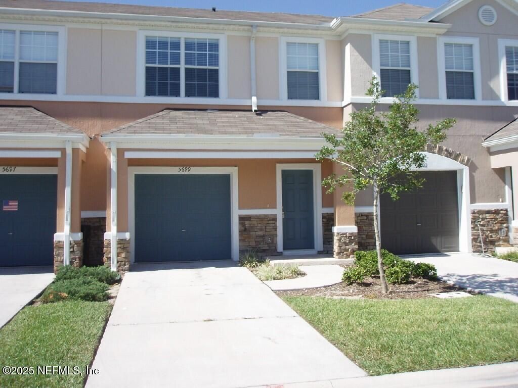 5699 PARKSTONE CROSSING Drive, Jacksonville, FL 32258