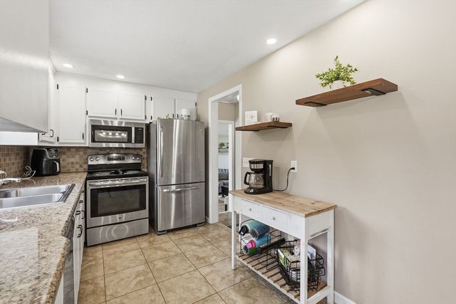 25 Paulson Dr, West Springfield, MA 01089
