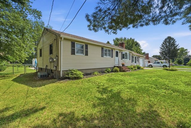 25 Paulson Dr, West Springfield, MA 01089