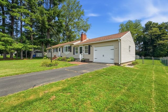 25 Paulson Dr, West Springfield, MA 01089