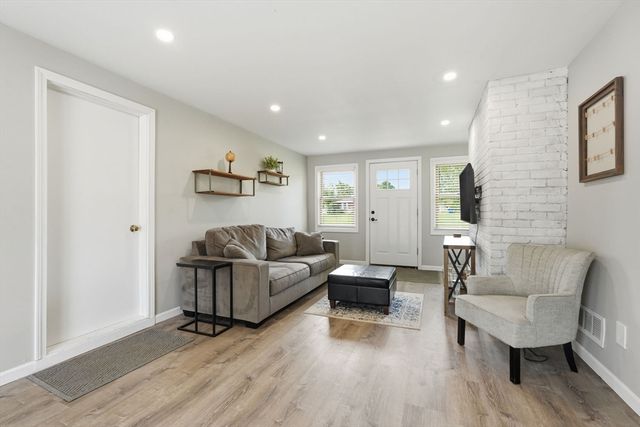 25 Paulson Dr, West Springfield, MA 01089