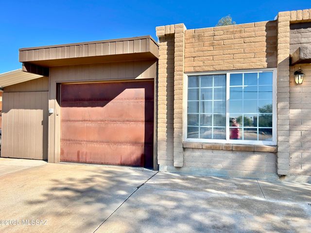 3725 S Calle Polar, Tucson, AZ 85730