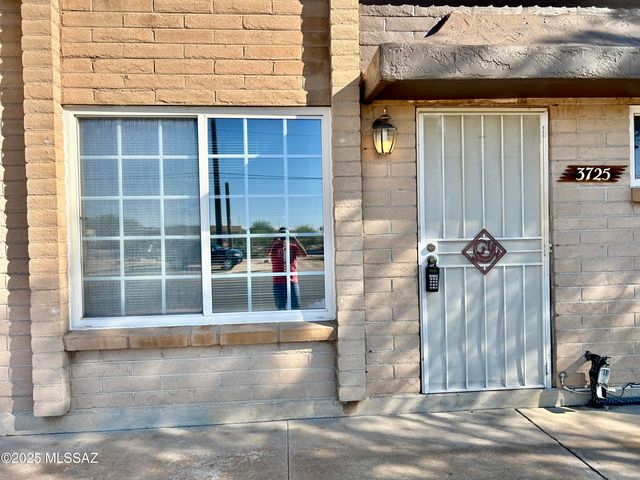 3725 S Calle Polar, Tucson, AZ 85730