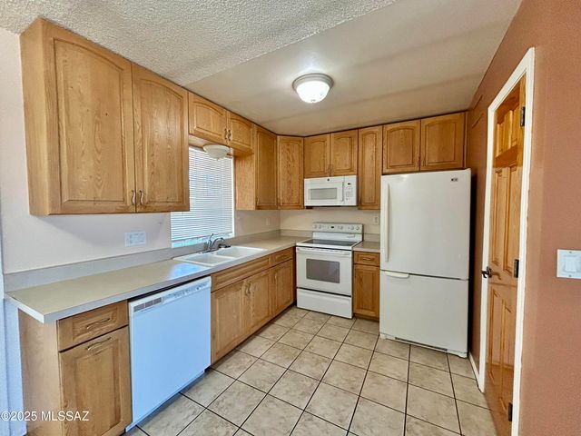 3725 S Calle Polar, Tucson, AZ 85730