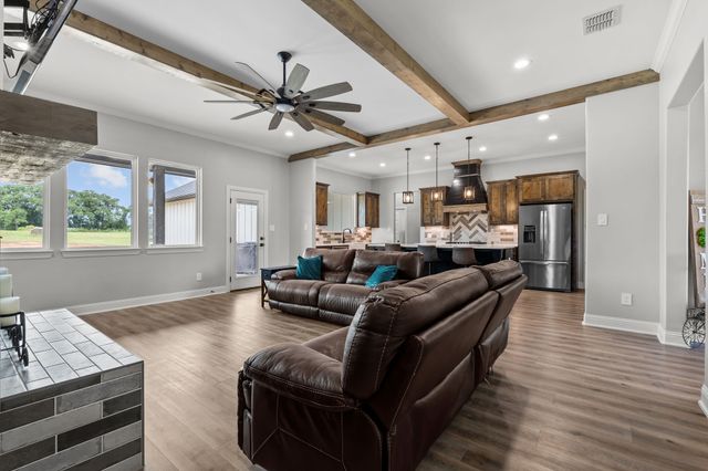 204 Zebrastone Way, Poolville, TX 76487
