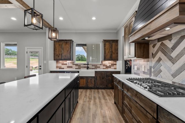 204 Zebrastone Way, Poolville, TX 76487