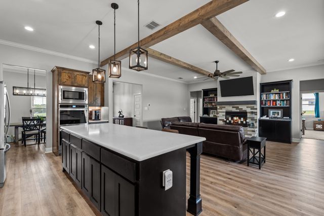 204 Zebrastone Way, Poolville, TX 76487