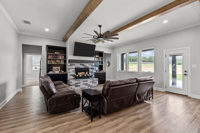 204 Zebrastone Way, Poolville, TX 76487