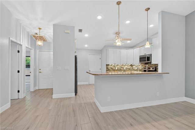 5365 Governors DR, Fort Myers, FL 33907