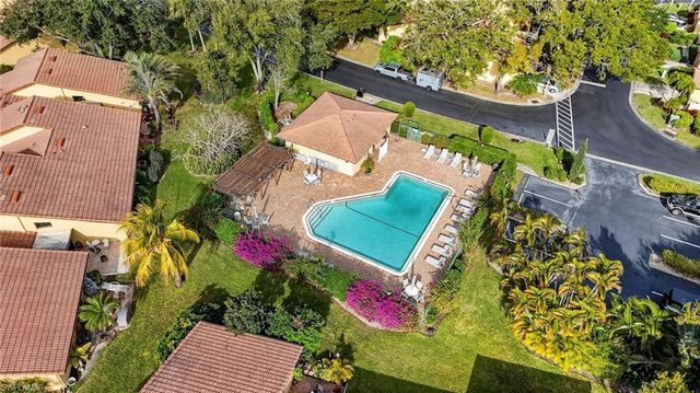 5365 Governors DR, Fort Myers, FL 33907