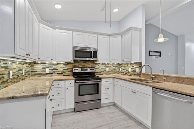 5365 Governors DR, Fort Myers, FL 33907