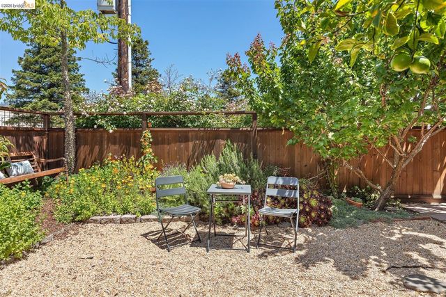 1385 Francisco St, Berkeley, CA 94702