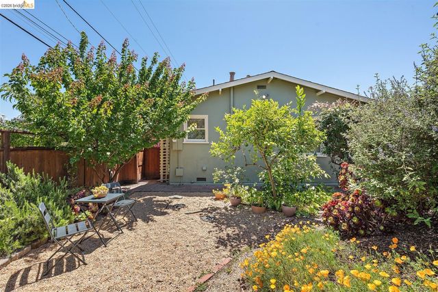 1385 Francisco St, Berkeley, CA 94702