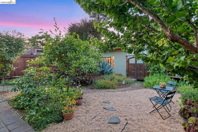 1385 Francisco St, Berkeley, CA 94702