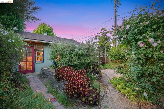 1385 Francisco St, Berkeley, CA 94702