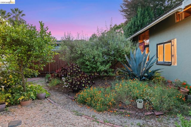 1385 Francisco St, Berkeley, CA 94702